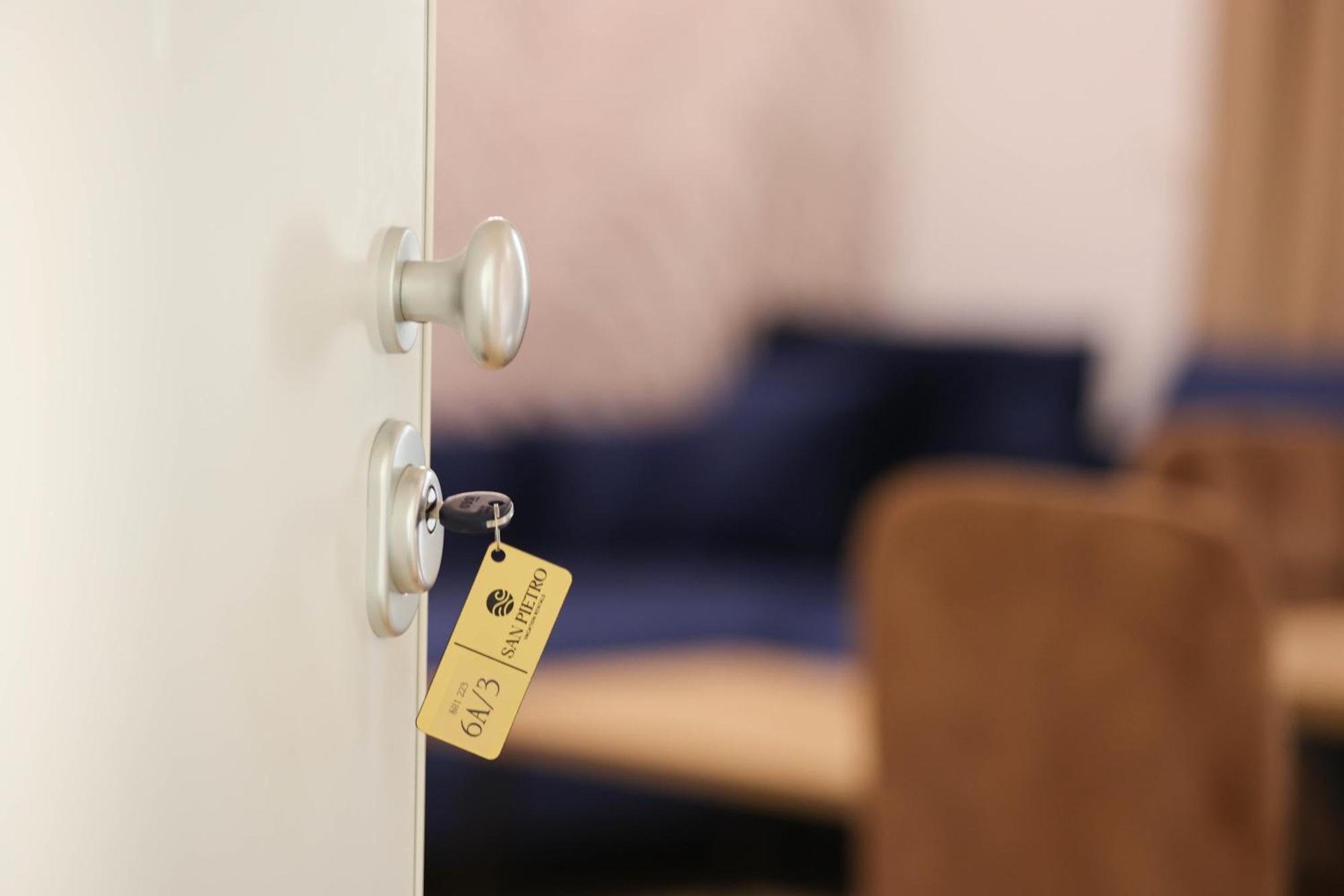 Sanpietro Vacation Rentals Plazhi San Pietro Екстериор снимка