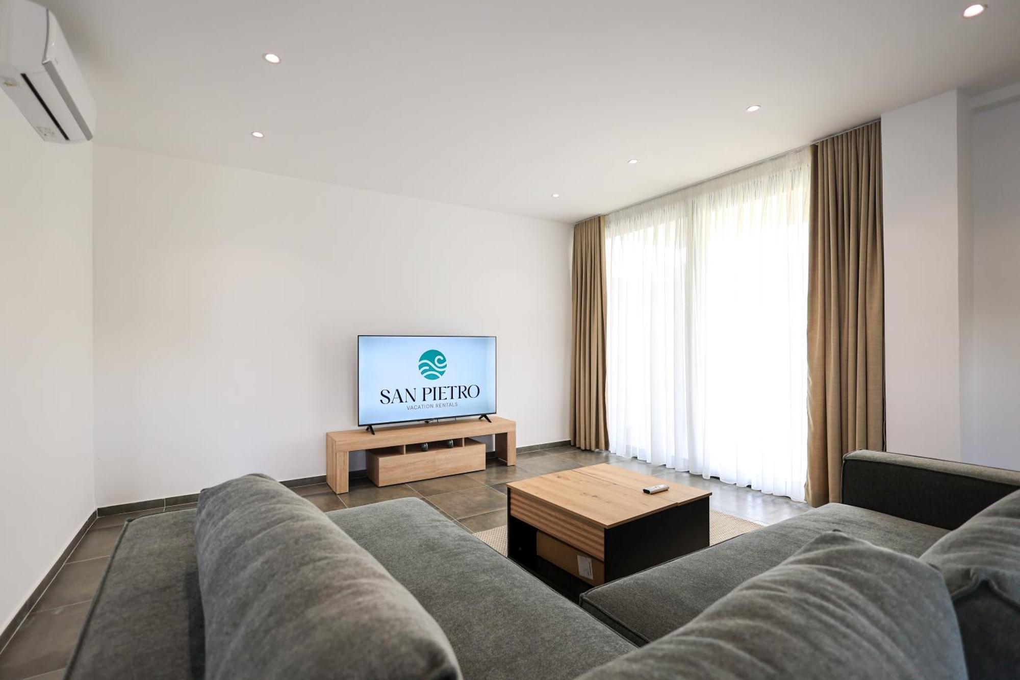 Sanpietro Vacation Rentals Plazhi San Pietro Екстериор снимка